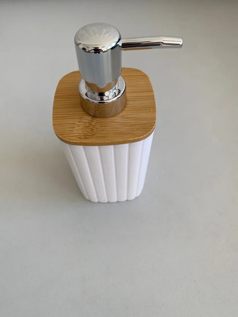 Mei Qi Seifenspender mit Holz