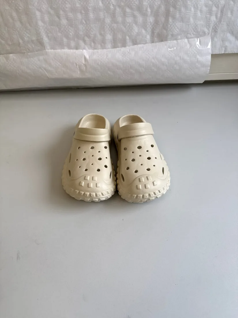 Clogs Hausschuhe Xani Herren Schwarz Beige Weiß Gr. 40-45 EVA rutschfeste Sohle