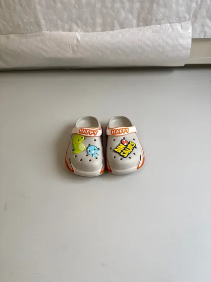 Kinder Clogs Dino Hausschuhe EVA Gr. 30-35 Mädchen Jungen Lila Hellblau Rosa