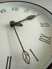 Foto 2 von Wanduhr 30cm Römische Ziffern Walnuss Holz Lautlos Wohnzimmer Esszimmer Klassik