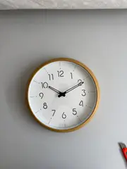Foto 1 von Wanduhr 30cm Holz Hell Modern Klassisch Lautlos Quarz Küche Büro Wohnzimmer