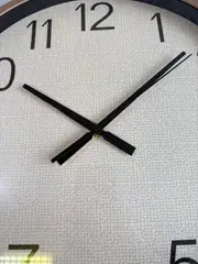 Foto 5 von Wanduhr Groß 39cm Holzrahmen Leinen Optik Lautlos Wohnzimmer Modern Design