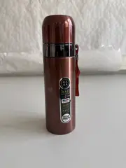 Foto 1 von Isolierflasche 500 ml Xani Edelstahl 7 x 7x23.5 cm für heiße und kalte Getränke
