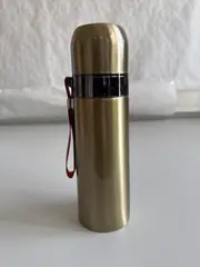 Foto 11 von Isolierflasche 500 ml Xani Edelstahl 7 x 7x23.5 cm für heiße und kalte Getränke