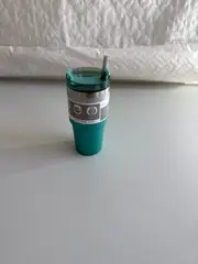Foto 6 von Isolierbecher 600 ml Xani Edelstahl mit & ohne Strohhalm auslaufsicher 3 Farben