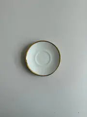 Foto 3 von Kaffee- und Mokkatassen mit Unterteller aus Porzellan Weiß-Gold